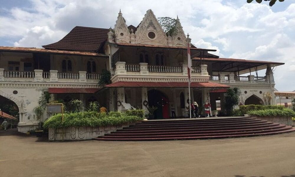 Gedung Raden Saleh Jakarta Sejarah Arsitektur Dan Misteri