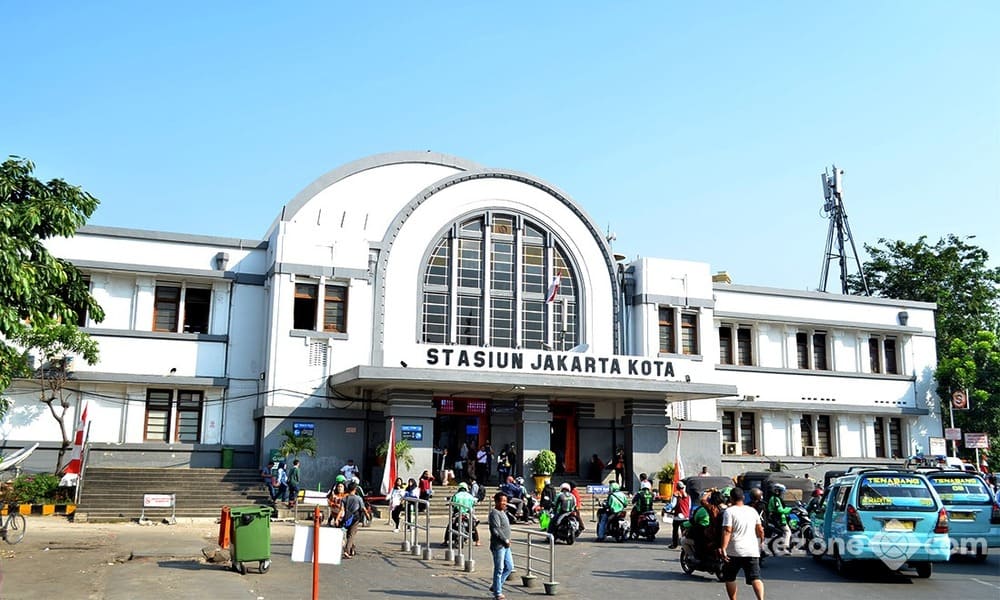 Gedung Stasiun Jakarta Kota Sejarah Arsitektur Dan Misteri