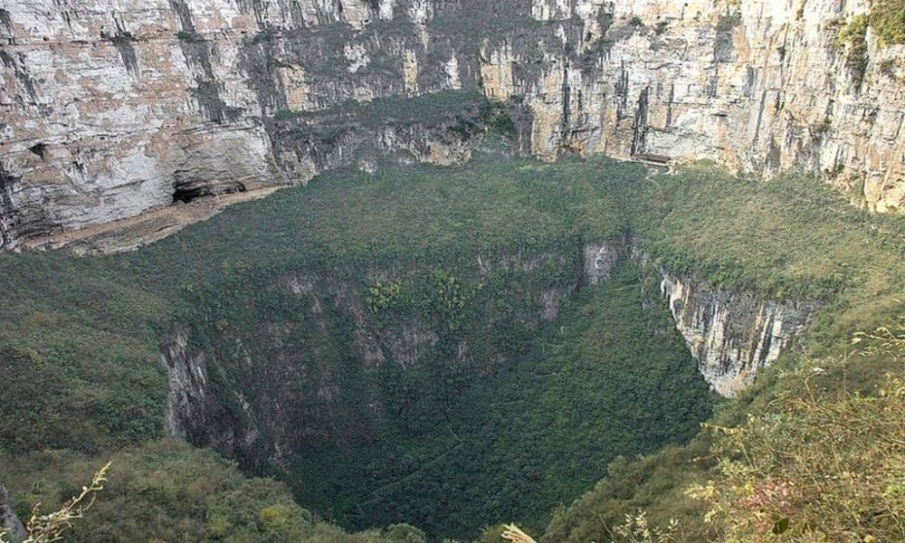 Gua Red Keajaiban Alam Dan Sejarah Di Cina