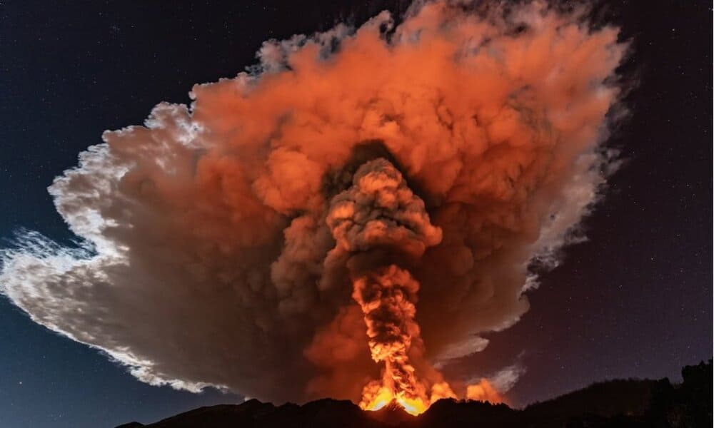 Gunung Etna Gunung Berapi Aktif Yang Menakjubkan Di Italia