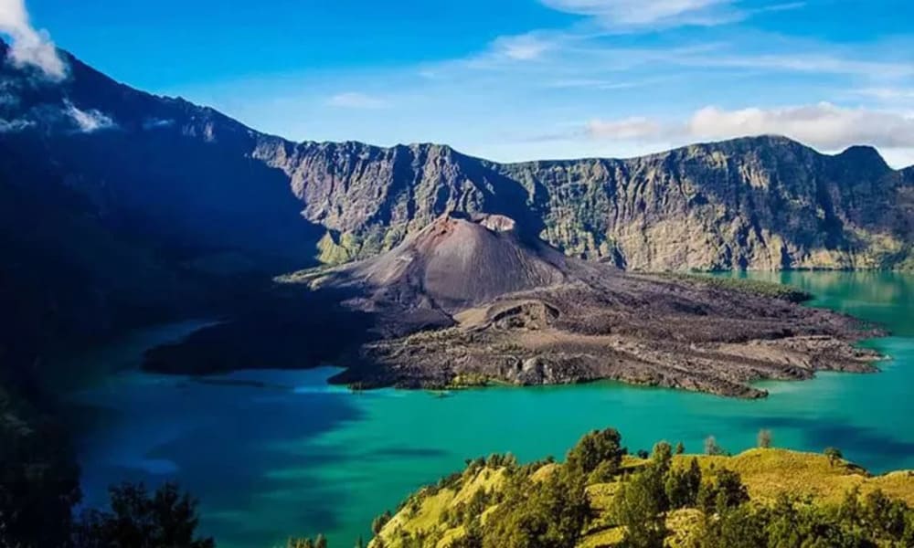 Gunung Rinjani Keindahan Alam Dan Keajaiban Geologi Di Lombok