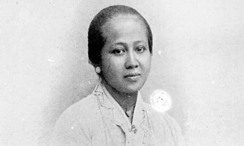 R A Kartini Pionir Emansipasi Wanita Indonesia